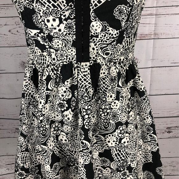 Royal bones sleeveless dress skulls & corset front, black and white size small - Picture 7 of 12
